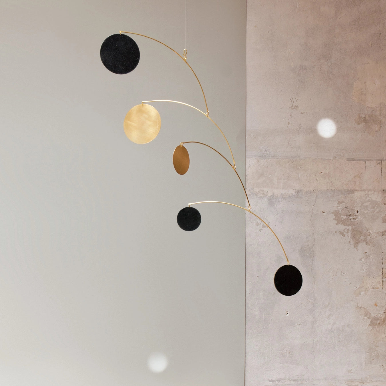 Stéphanie Barbié Atelier %uyum_store% Kinetic Mobile Circle Brass Decoration